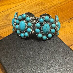 TURQUIOSE AND SILVER AFRICAN BEADED BRACELET